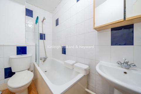 4 bedroom apartment to rent, Burlington Gardens Acton W3
