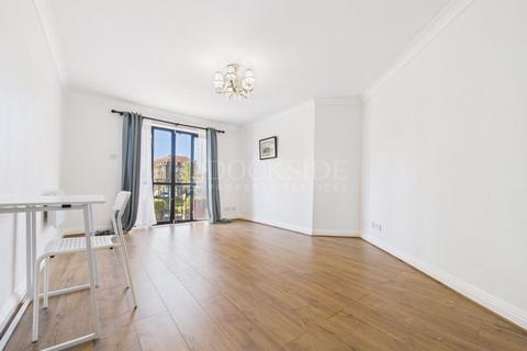 Burrells Wharf E14