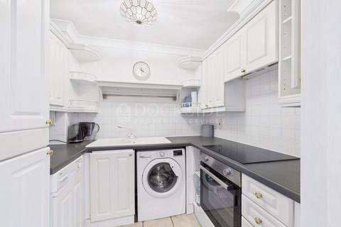 1 bedroom apartment for sale, Burrells Wharf E14