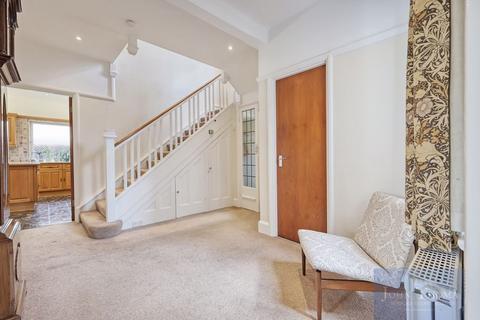 undefined, Carroll Hill, Loughton IG10