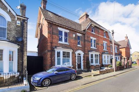 4 bedroom semi-detached house for sale, Adelaide Square, Bedford MK40
