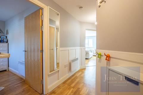 51 Retreat Way, Chigwell, IG7 6EL