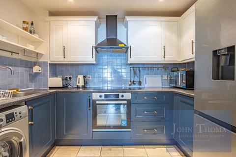 51 Retreat Way, Chigwell, IG7 6EL