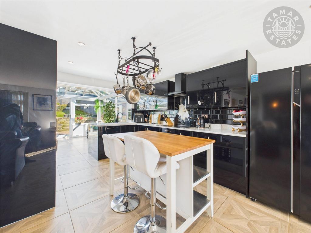 Kitchen/Living Area