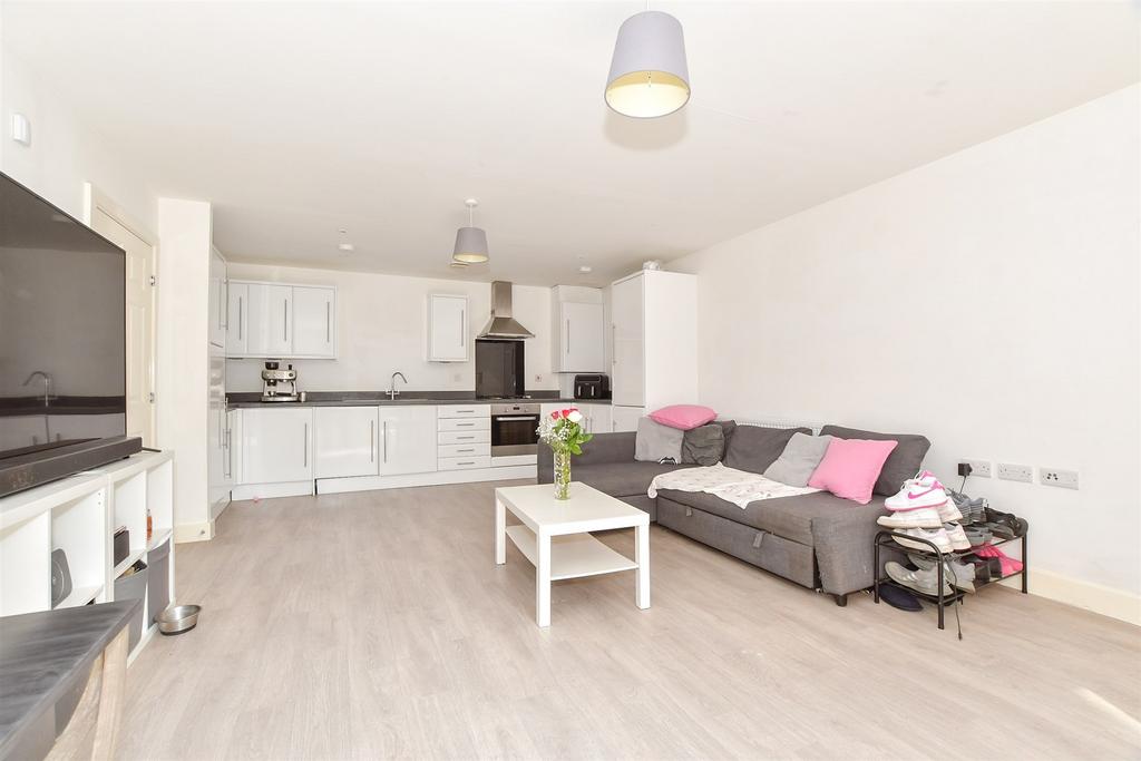 Lounge/Kitchen