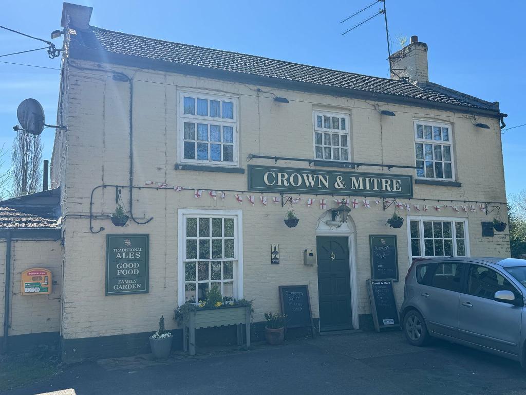 Crown &amp; Mitre pub