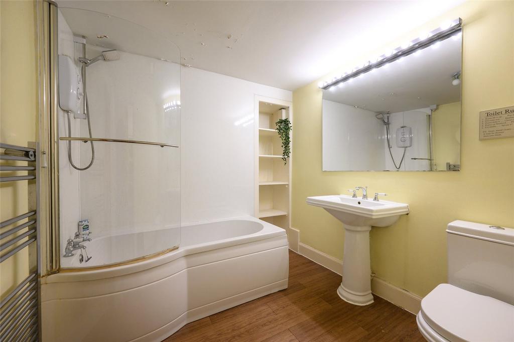 Flat Bathroom