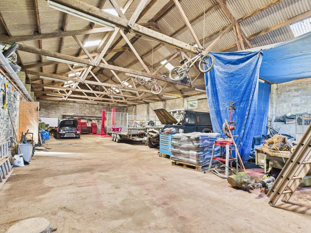Garage/Workshop