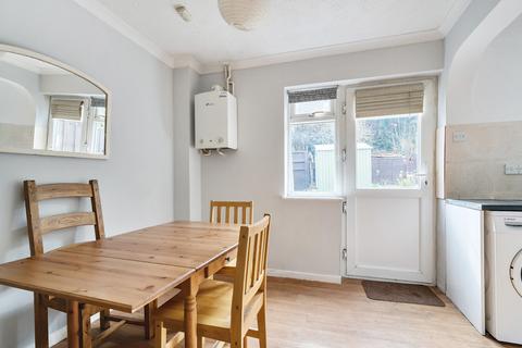 27 Higher Mead, Ilminster, TA19 0HW