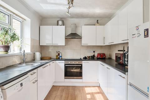 27 Higher Mead, Ilminster, TA19 0HW