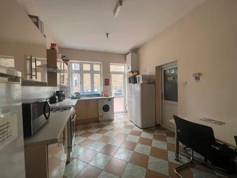 House in London - View 2