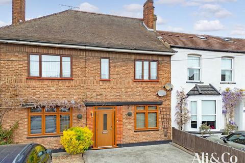 86 Como Street, Romford, RM7 7DT