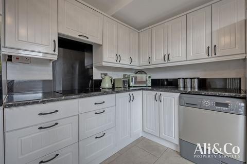 86 Como Street, Romford, RM7 7DT