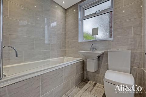 86 Como Street, Romford, RM7 7DT