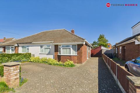 4 bedroom bungalow for sale, Stoneland Avenue, Bedfordshire SG18