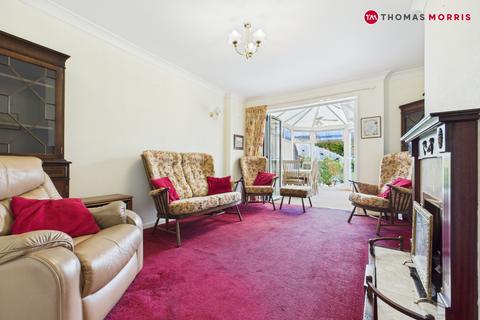 4 bedroom bungalow for sale, Stoneland Avenue, Bedfordshire SG18