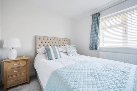 99 Colleton Drive, Twyford, Reading, RG10 0AX