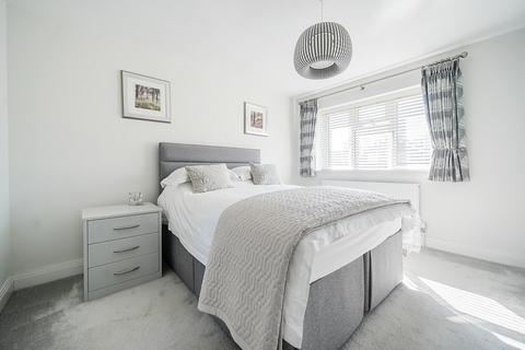 99 Colleton Drive, Twyford, Reading, RG10 0AX