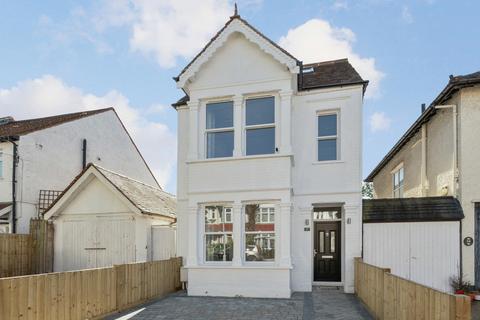 17 Kings Avenue, New Malden, KT3 4DU