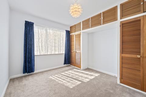 undefined, Glen Road, Chessington KT9