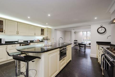 5 bedroom semi-detached house to rent, Ridgway, London SW19
