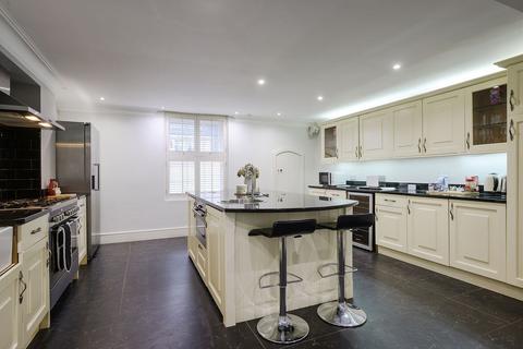 5 bedroom semi-detached house to rent, Ridgway, London SW19