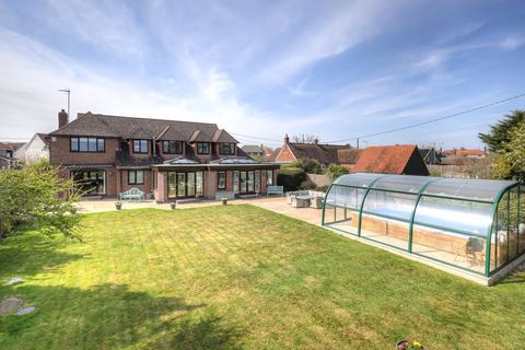 5 bedroom detached house for sale, Clapton Hall Lane, Essex CM6