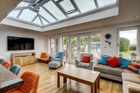 5 bedroom detached house for sale, Clapton Hall Lane, Essex CM6