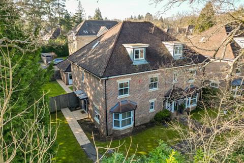 4 bedroom semi-detached house for sale, Cranwells Lane, Slough SL2