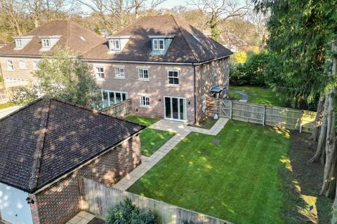 4 bedroom semi-detached house for sale, Cranwells Lane, Slough SL2