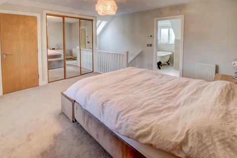 4 bedroom semi-detached house for sale, Cranwells Lane, Slough SL2