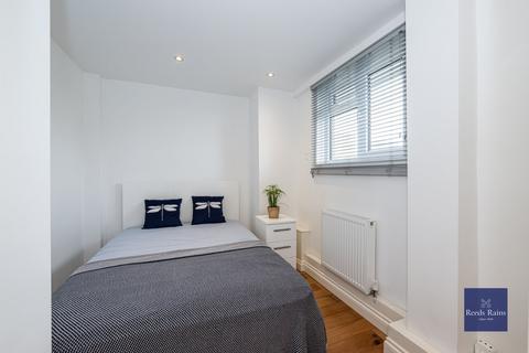 1 bedroom apartment to rent, Nelson Square, London SE1