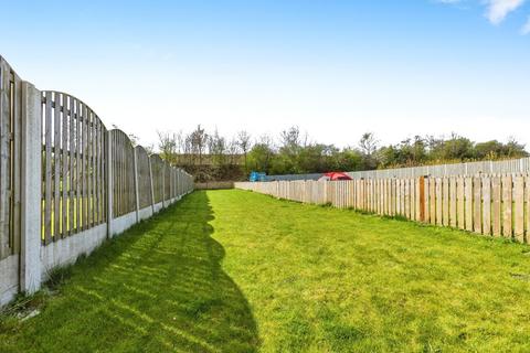 3 bedroom end of terrace house for sale, Shire Road, Leeds LS27