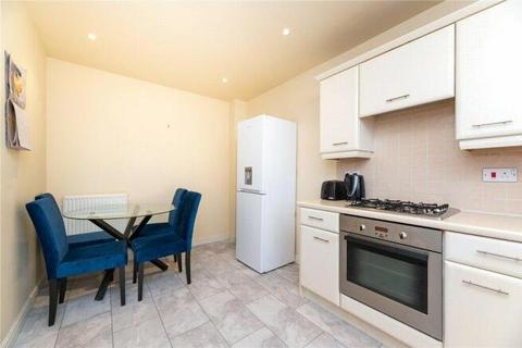 3 bedroom end of terrace house for sale, Shire Road, Leeds LS27