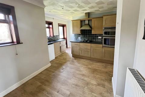 4 bedroom semi-detached house for sale, Kingsway, West Yorkshire WF5