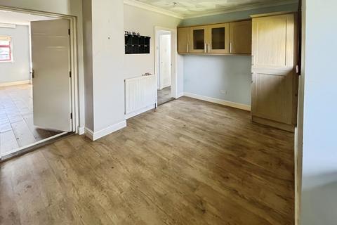 4 bedroom semi-detached house for sale, Kingsway, West Yorkshire WF5
