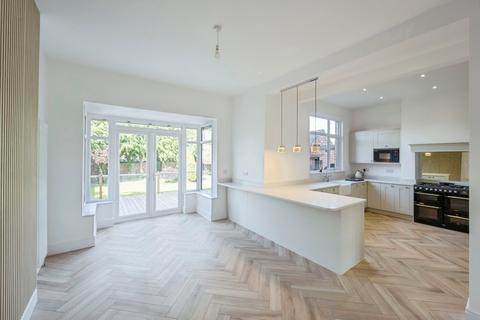 5 bedroom detached house for sale, Axholme Road, South Yorkshire DN2