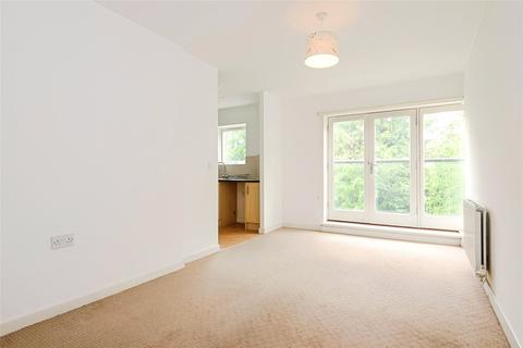 2 bedroom flat to rent, Bury Road, Hertfordshire HP1