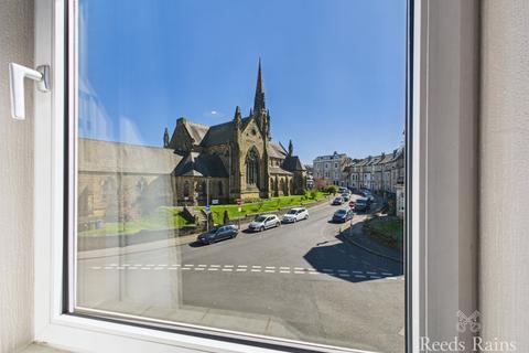 2 bedroom apartment for sale, Grosvenor Crescent, North Yorkshire YO11