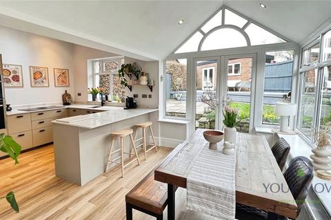 15 Rush Hill Road, Uppermill, Oldham, OL3 6JD