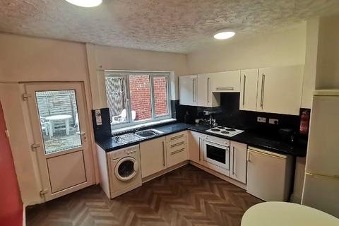 3 bedroom house to rent, Nottingham NG7