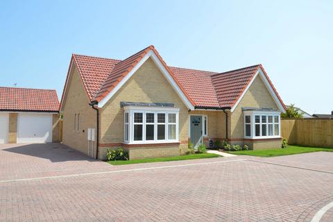 3 bedroom bungalow for sale, Plot 276, The Burford at Bloor Homes at Felixstowe, Jubilee Avenue, Walton IP11