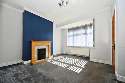 3 bedroom semi-detached house for sale, Sunnybank Crescent, Yeadon, Leeds