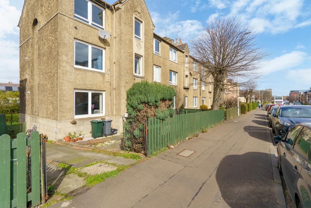Hutchison Cottages, Edinburgh, EH14 2 bed flat for sale - £185,000