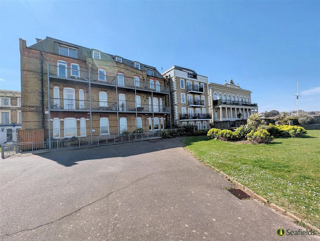 Seaside of Victoria Lodge