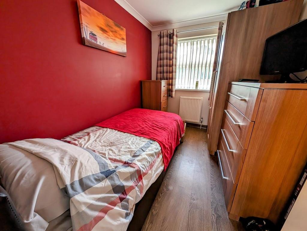 Bed 3.jpg