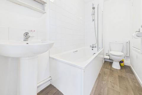 32 Mayfield Close, St Austell, PL25 3PD