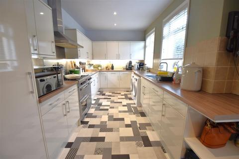 37 Midfield Avenue, Bexleyheath, DA7 6LX