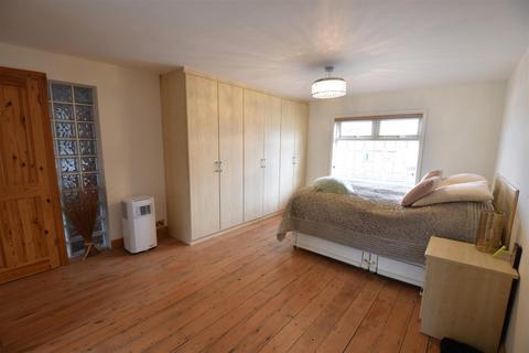 37 Midfield Avenue, Bexleyheath, DA7 6LX