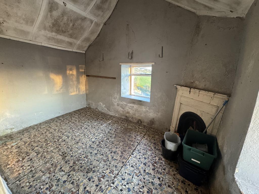 Side Utility Room